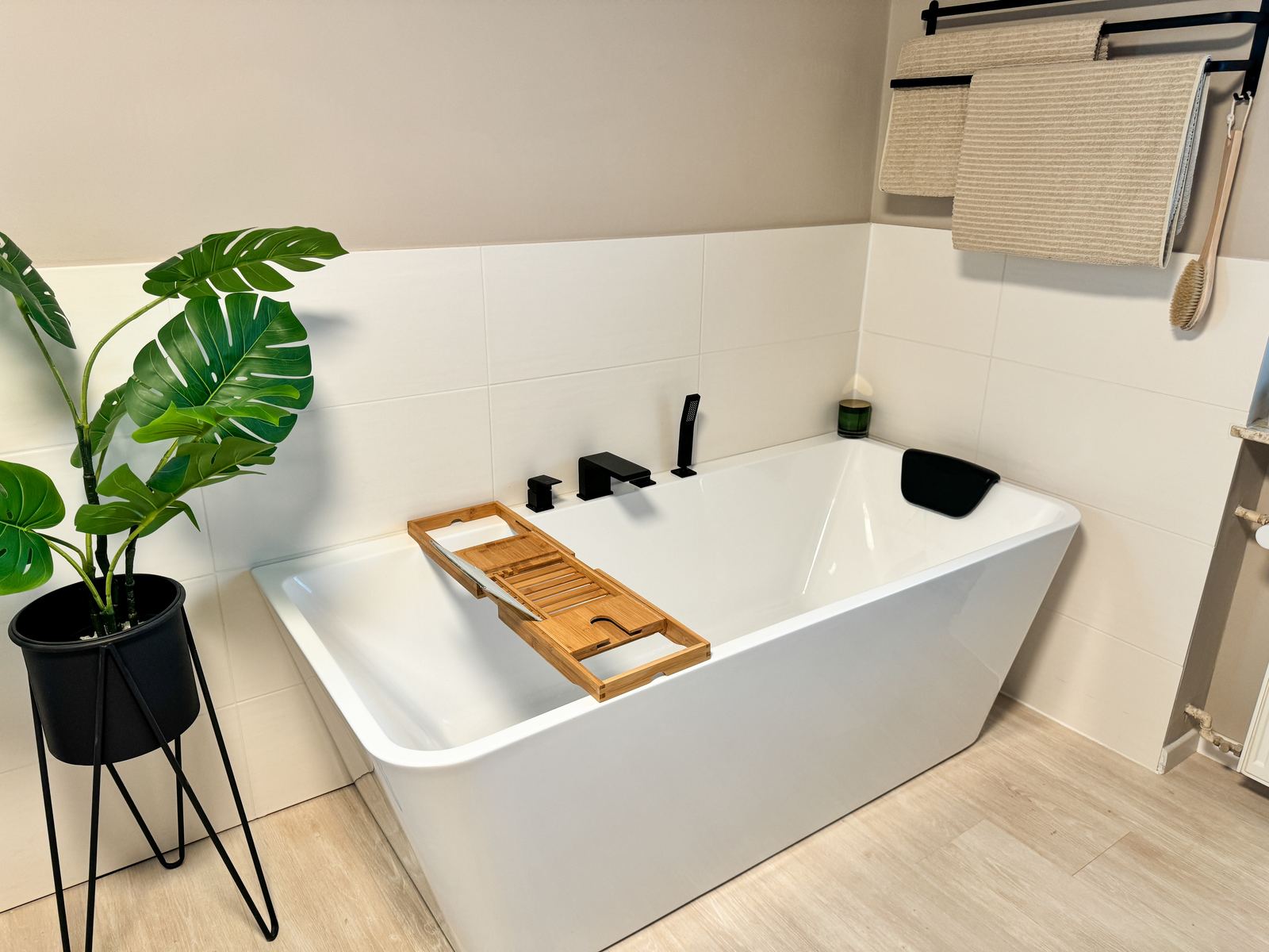 Deluxe Suite – Bad