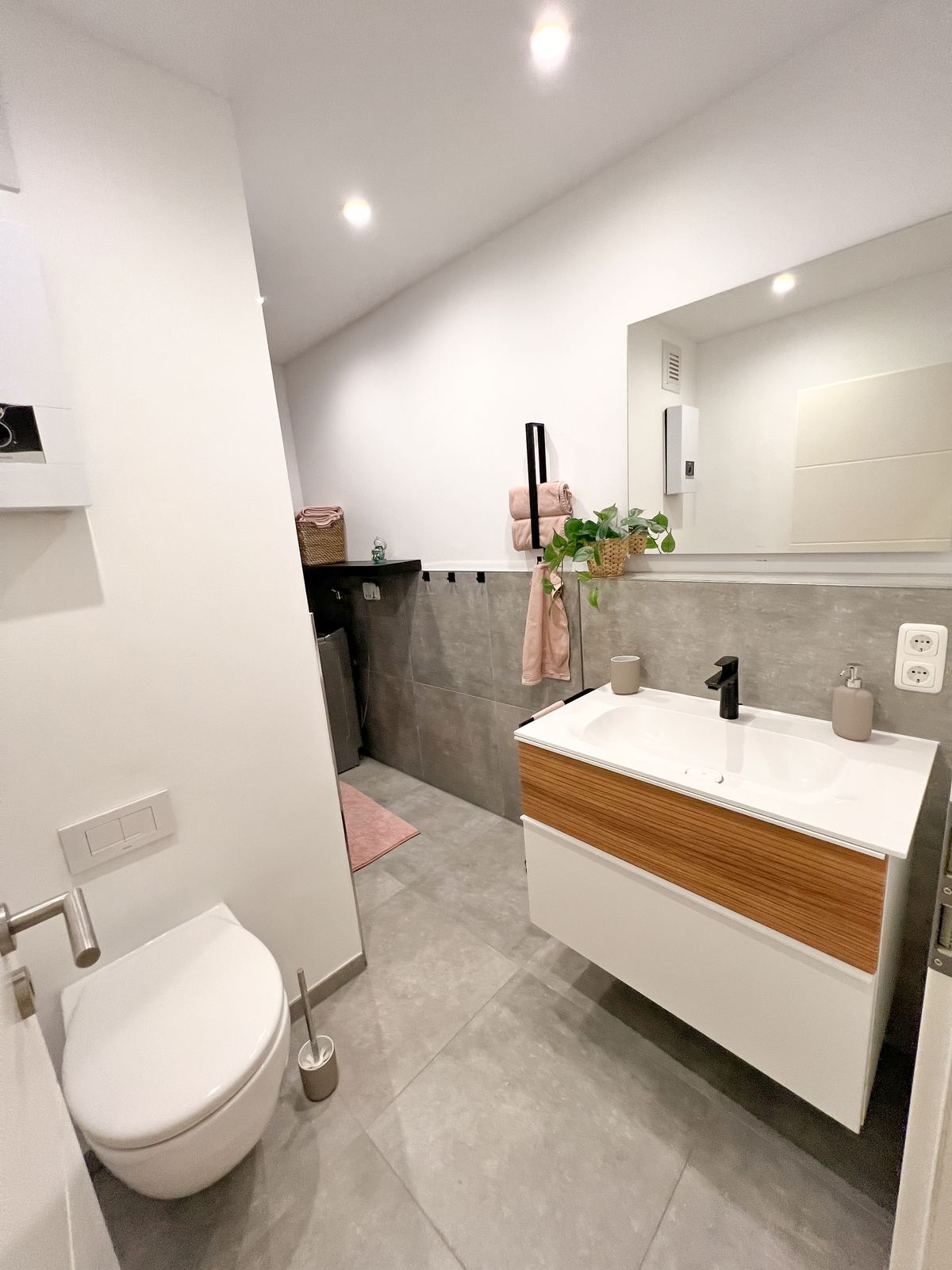 Red Rock Home – Bad